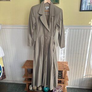 Vintage Dépêche Tan Long-Sleeve Maxi Dress With Collared Neck & Elastic Waist